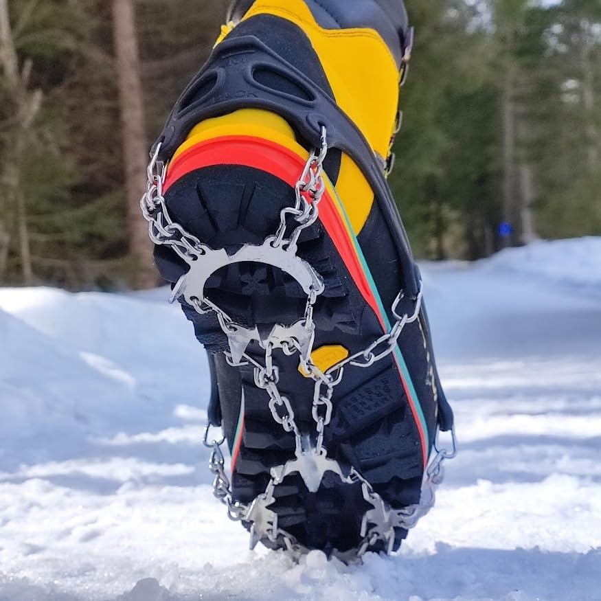 Schuh-Spikes für Schnee und Glatteis. Steigeisen Grödel mit Krallen aus Stahl.